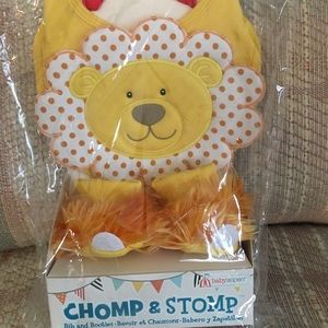 Lion Bib and Booties set